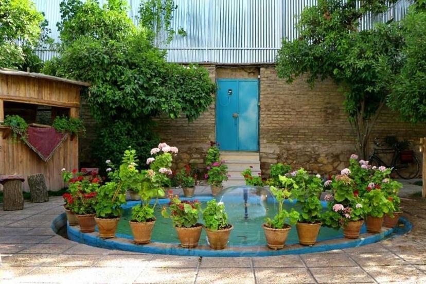 اقامتگاه بوم گردی هتل خانه باغ ایرانی