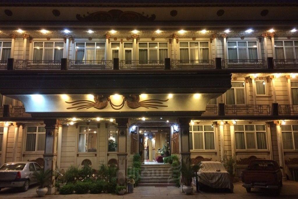 Kerman Akhavan hotel