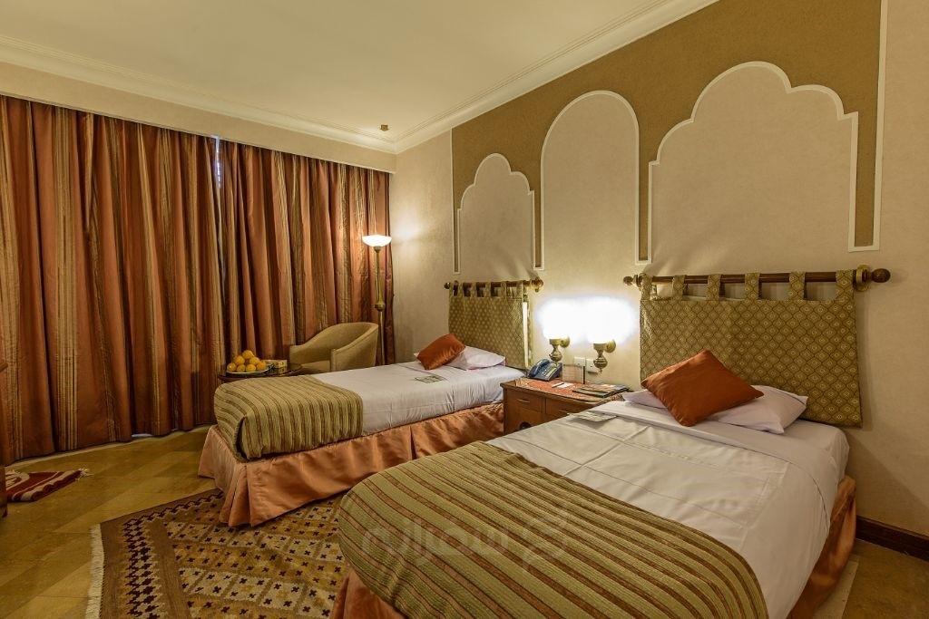 هتل پارسیان صفائیه یزد