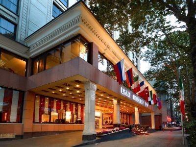 هتل اسپیناس بلوار تهران